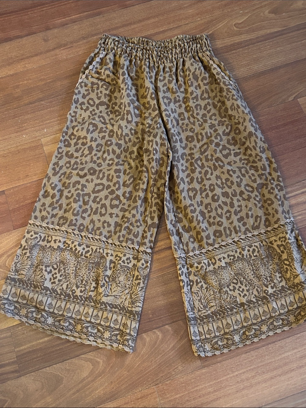 Soft Surroundings Leopard Cheetah Big Cats Wide Leg Pants